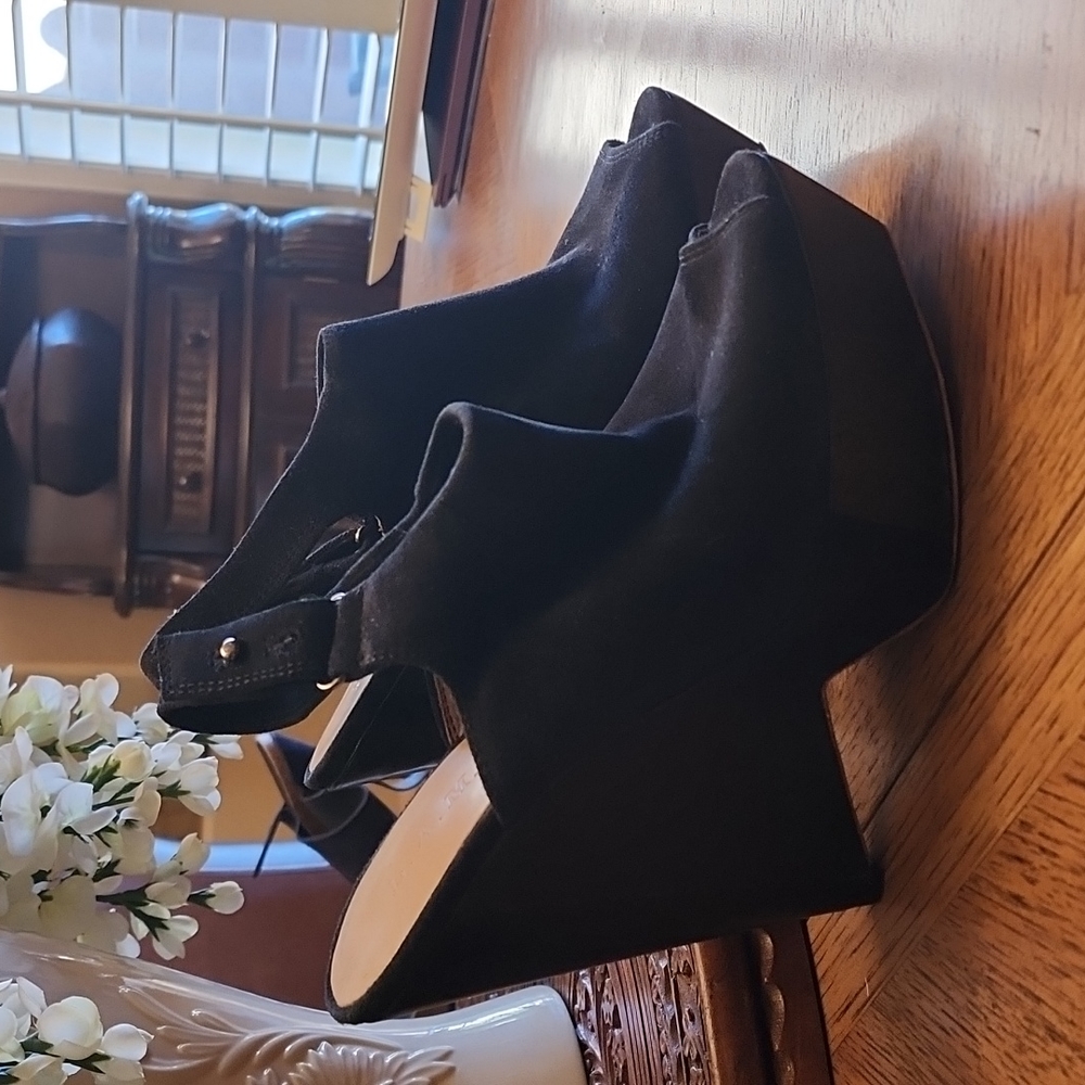 L.A.M.B by Gwen Stefani Black Suede Platform Wedge Cone Heel Size 8.5